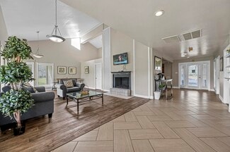 744 Washington Dr, Arlington, TX 76011