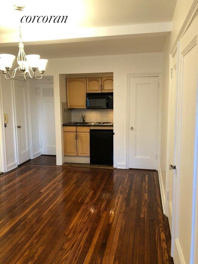 5 Tudor City Place, New York, NY 10017