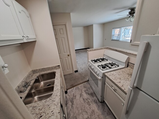 1836 N Star Rd unit H, Columbus, OH 43212 - photo 2