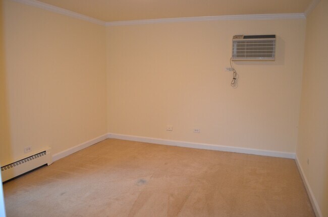 2407 N Kennicott Dr unit Greenbrier, Arlington Heights, IL 60004 - photo 6