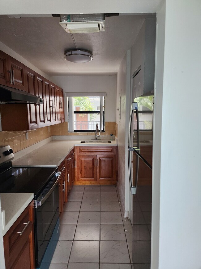 650 NE 149th St unit 408A, Miami, FL 33161 - photo 3