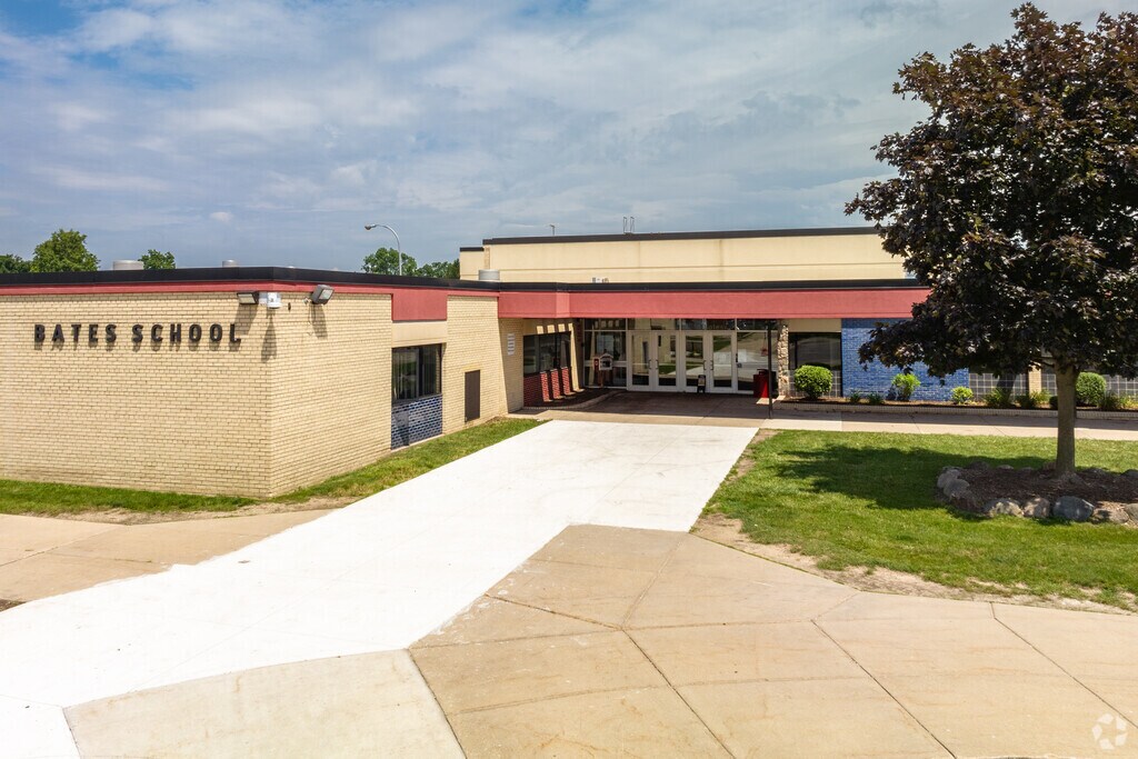 Bates Elementary School's main entrance in the city of Trenton.
