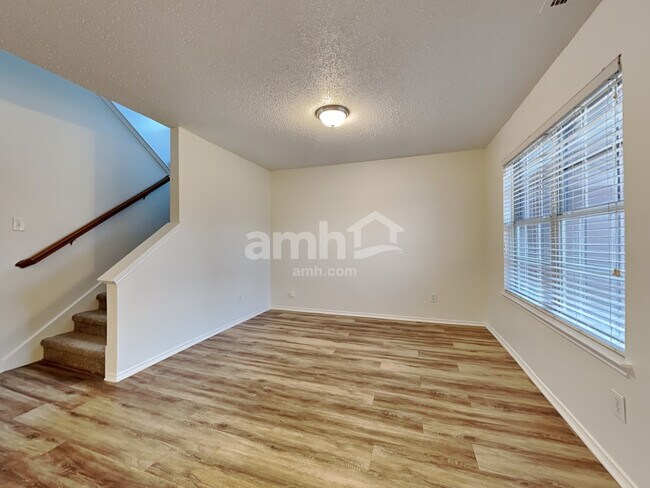 7417 Marsland Ln, Arlington, TX 76001 - photo 6