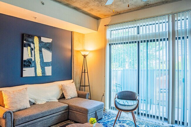 888 N 4th St unit ID1281573P, Phoenix, AZ 85004 - photo 2