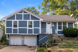 902 Ridge Dr, Belton, MO 64012