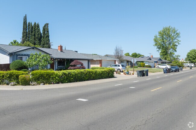 The streets of Cordova Lane are wide and in good shape.