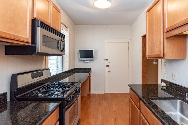 3413 N Elaine Place unit 3, Chicago, IL 60657 - photo 3