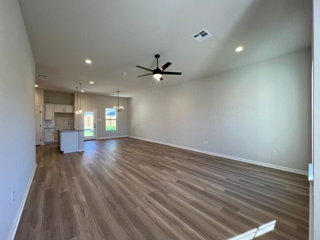 211 Paisley Ln, Bossier City, LA 71111 - photo 2