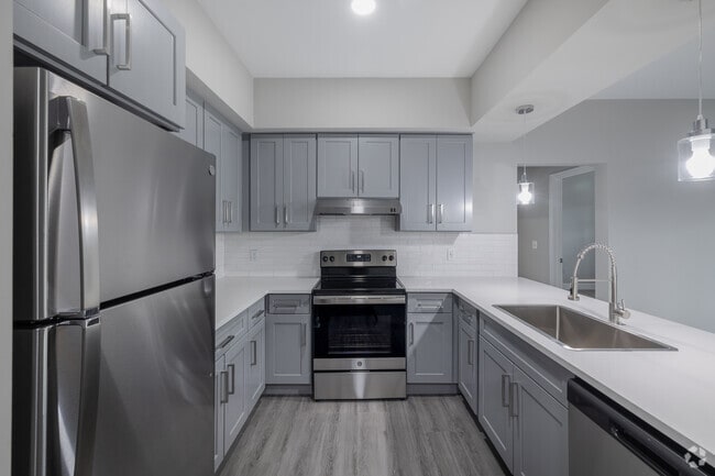 3BR, 2BA - 1,370SF Renovated - Kitchen