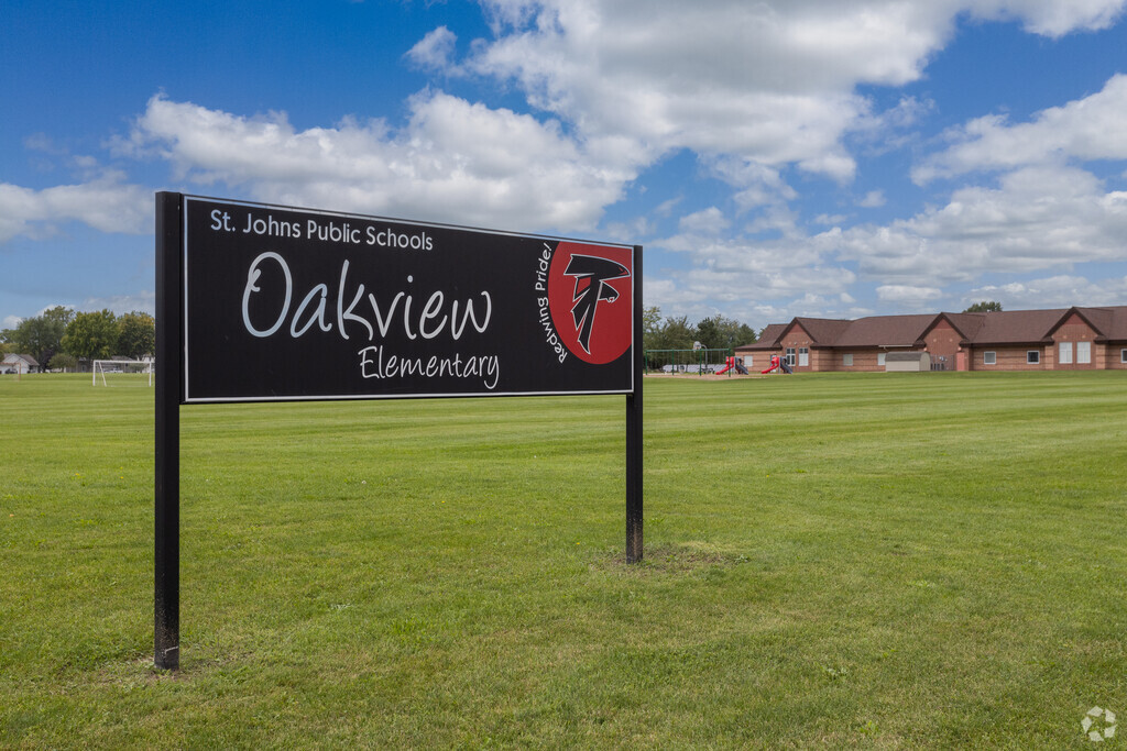 The main entrance sign to Oakview Elementary School on Clinton Ave.