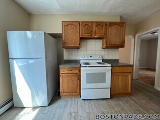 6 Village St Unit 2, Worcester, MA 01604