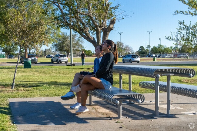 There are plenty of parks in Pico Norte, for a little outdoor rest and relaxation.