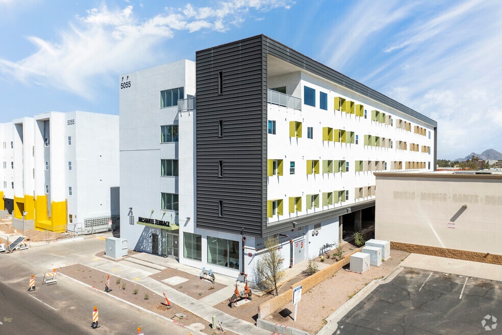 Mesquite Terrace, Phoenix, AZ 85015 - photo 1