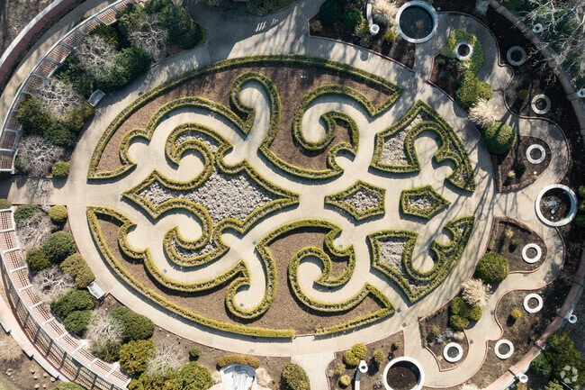 Missouri Botanical Gardens is just outside the border of the Shaw neighborhood.