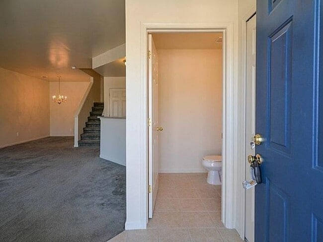 2076 Cloverly Ln, Ann Arbor, MI 48108 - photo 3