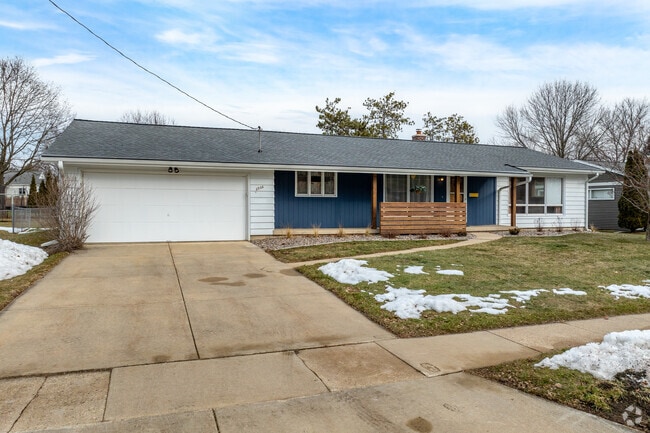 Single-family ranch-style homes are found throughout Sak's Woods in Middleton.