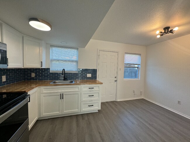 2902 Sweeney Ln unit 3, Austin, TX 78723 - photo 7