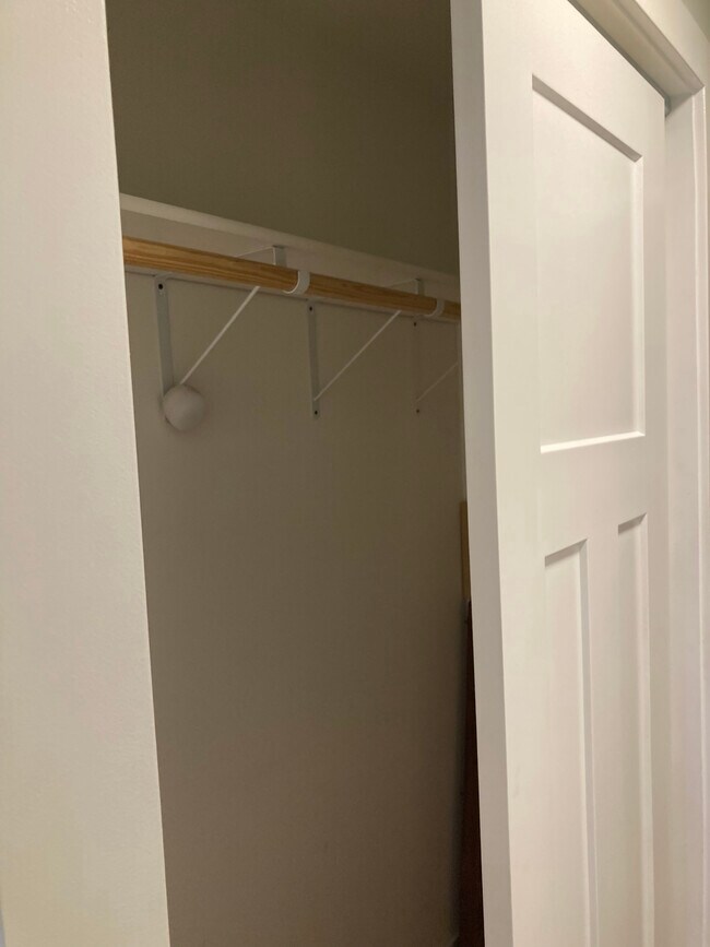 696 Elm Place unit 207, Highland Park, IL 60035 - photo 4