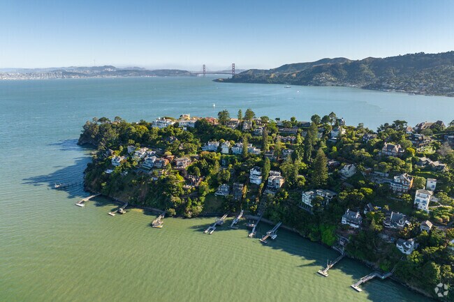You can have an all year around view of the Golden Gate Bridge in Belvedere.