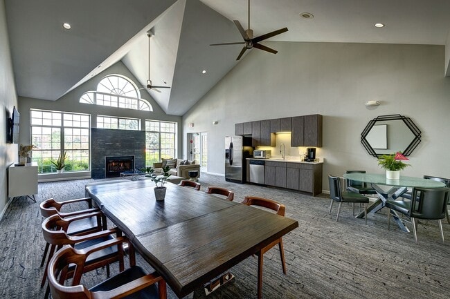 Axis at Westmont, Westmont, IL 60559 - photo 6