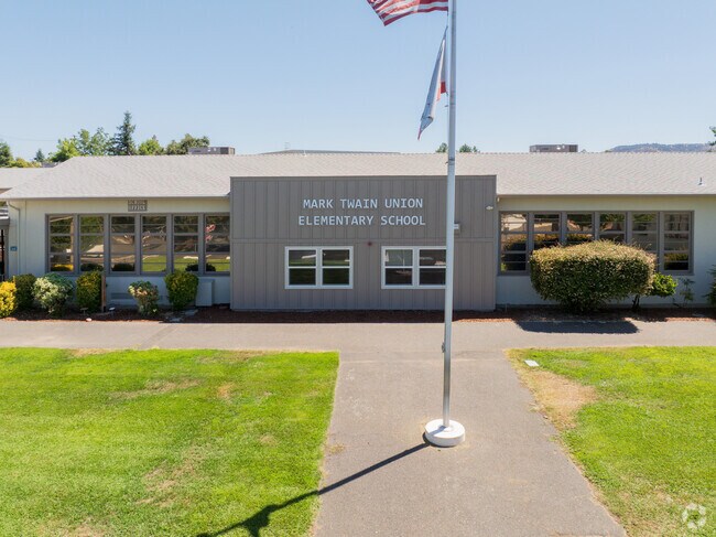 Mark Twain Elementary School is where the children of the City of Angels Camp California go to learn.