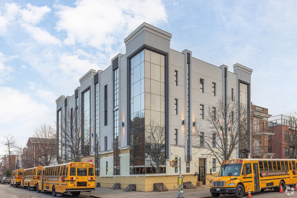 Yeshiva Imrei Yosef Spinka is a private, all-boys, Jewish school located in Brooklyn, NY.
