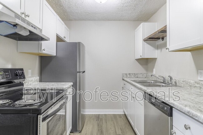 148 Kingsridge Dr, La Vergne, TN 37086 - photo 3