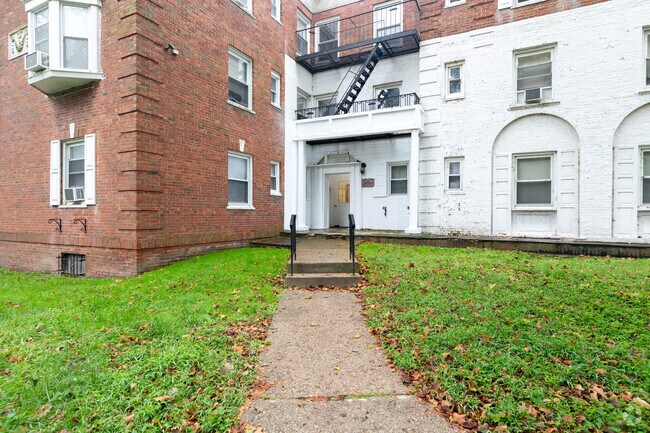 Colonial Gardens Trenton Proud LLC, Trenton, NJ 08618 - photo 4