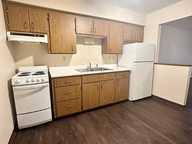 1321 Division St, Hopkins, MN 55343 - photo 7