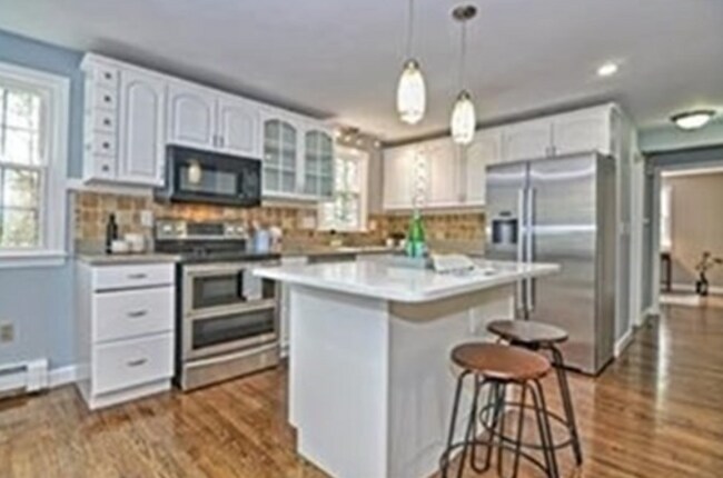 16 Oak Hill Rd, Wayland, MA 01778 - photo 4