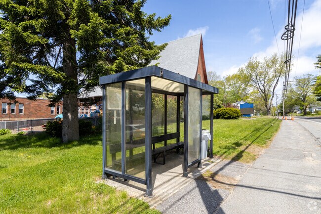 There are several bus stops in Cash Corner.