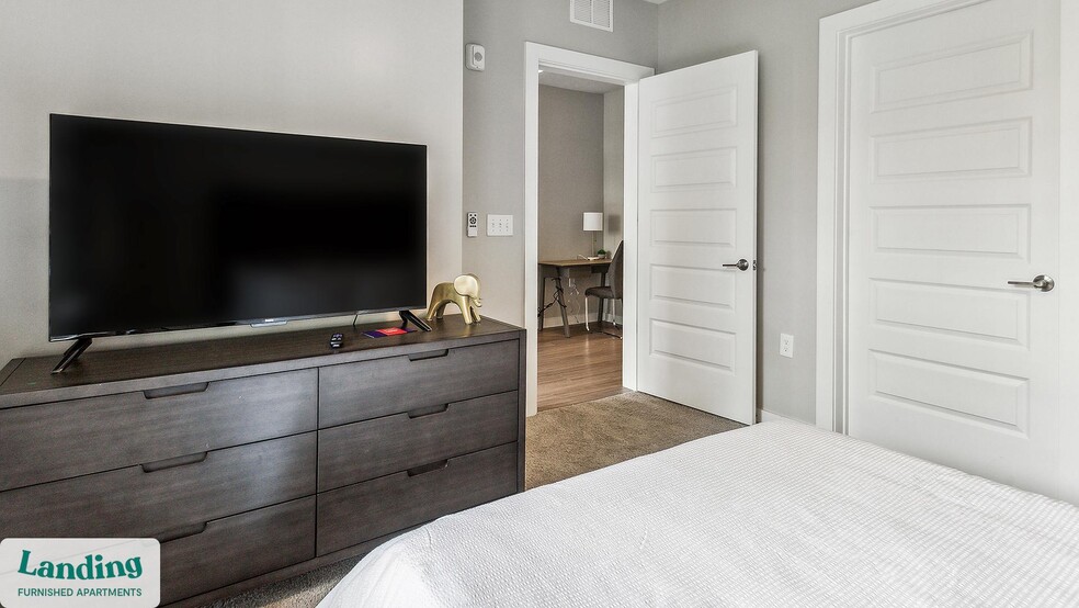 301 Passage Way unit 6055.1413221, Savannah, GA 31401 - photo 1