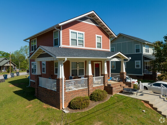 American Foursquare homes are common throughout the Laurens community.