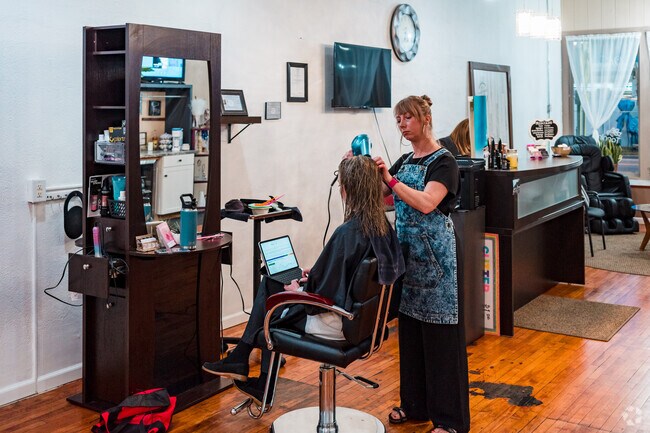 Main Street Salon near Chautauqua has very friendly staff.