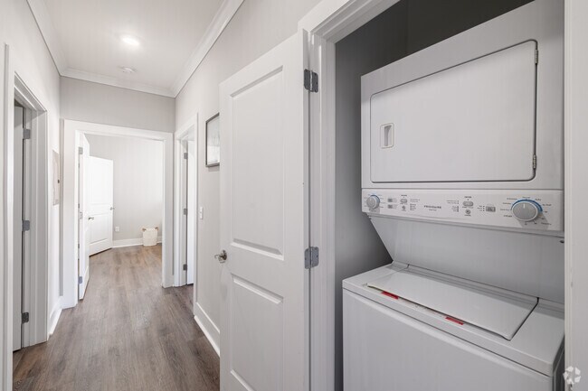 2BR, 2BA - 1153SF - Laundry