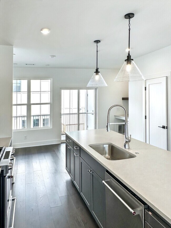 201 New St, Decatur, GA 30030 - photo 5