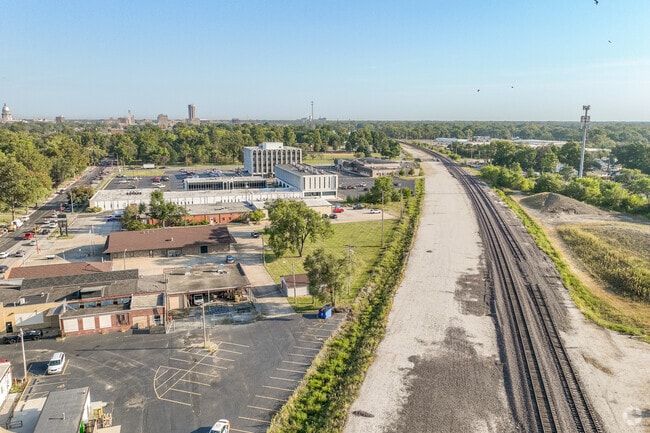Transportation in Iles Park consists of bus, train, or car.