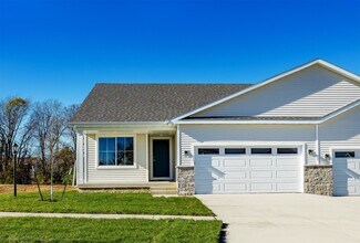 6570 NE 11th Ct, Des Moines, IA 50313