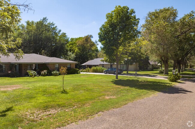 Walnut Hills is a reclusive little neighborhood in Amarillo.