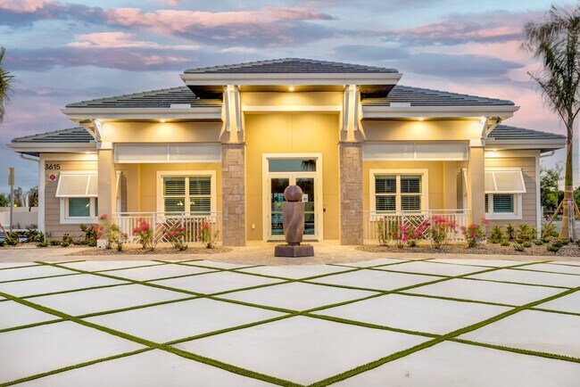 The Reef at Winkler, Fort Myers, FL 33916 - photo 2