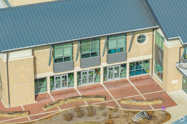 Esther Jackson Elementary School has a 10 to 1 student-teacher ratio.