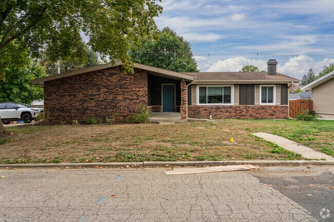 Spring Valley’s housing mix includes many traditional and modern ranch-style homes.