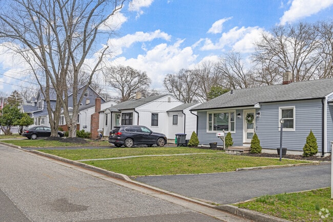 Smaller ranch style homes can be found in the eastern section of Wall Township.