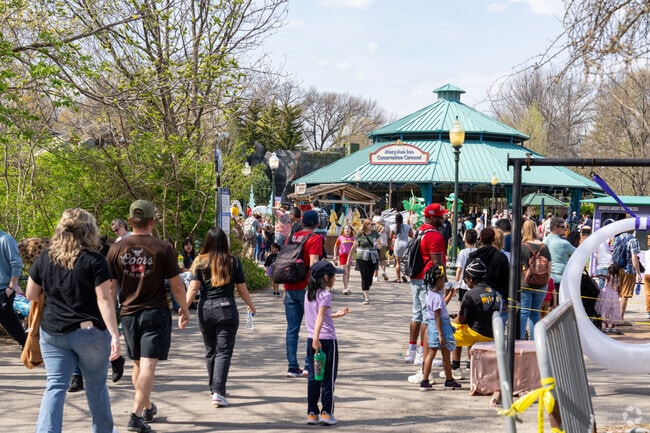 Proximity to downtown allows residents of Boulevard Heights easy access to the St. Louis Zoo.