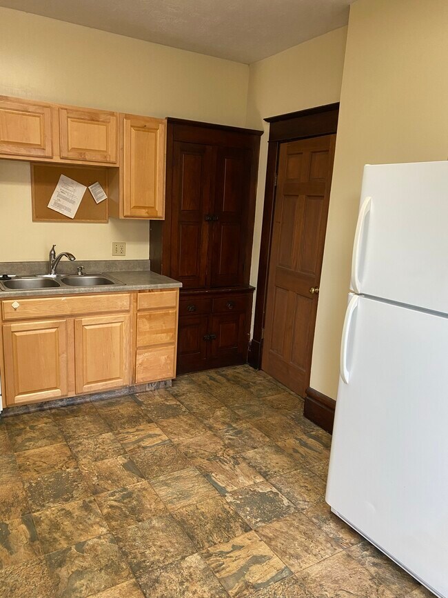 1427 Hunter Ave, Columbus, OH 43201 - photo 5