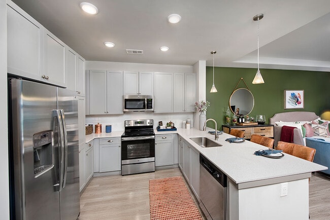 Linq at North Springs, Sandy Springs, GA 30328 - photo 5