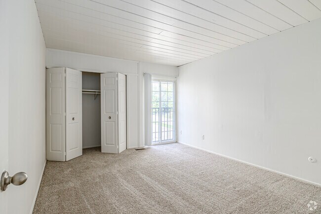 Covington Apartments, Ypsilanti, MI 48197 - photo 4