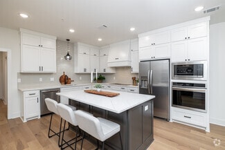 4114 W Olive St, Rogers, AR 72756