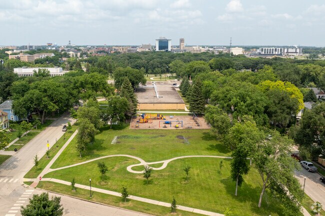 Sweeping views of Hawthorne Elementary and the surround neighborhood.
