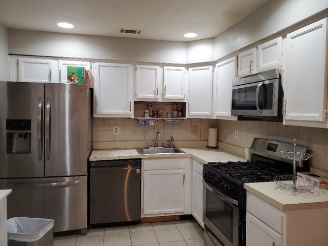 5 Kilmer Ct, Freehold, NJ 07728 - photo 2